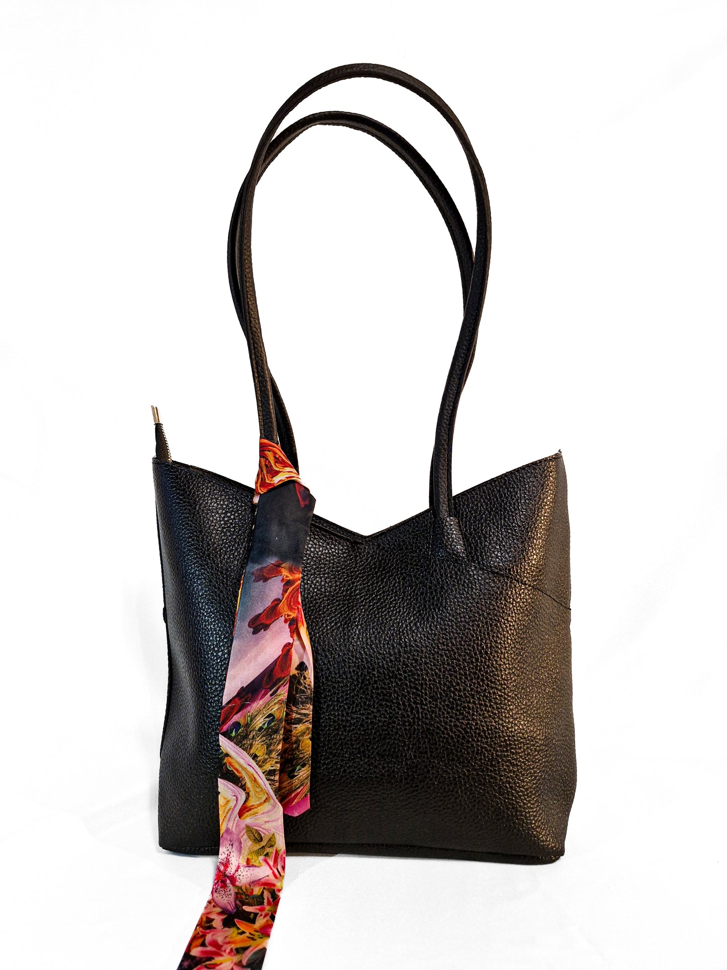 Siyah Renk Askılı Çanta